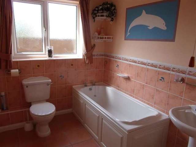  Image of 3 bedroom Bungalow for sale in Vincent Close Broadstairs CT10 at Broadstairs Kent Broadstairs, CT10 2ND