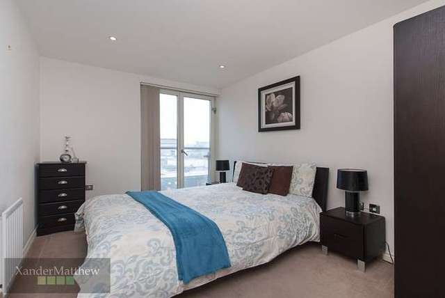  Image of 2 bedroom Flat to rent in Battersea Park Road London SW8 at Nine Elms/Vauxhall, SW8 4DA