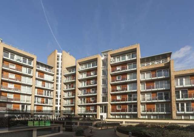  Image of 2 bedroom Flat to rent in Battersea Park Road London SW8 at Nine Elms/Vauxhall, SW8 4DA