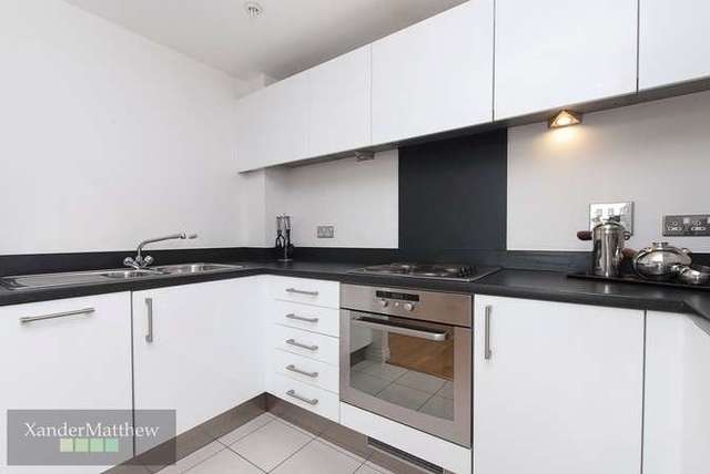  Image of 2 bedroom Flat to rent in Battersea Park Road London SW8 at Nine Elms/Vauxhall, SW8 4DA