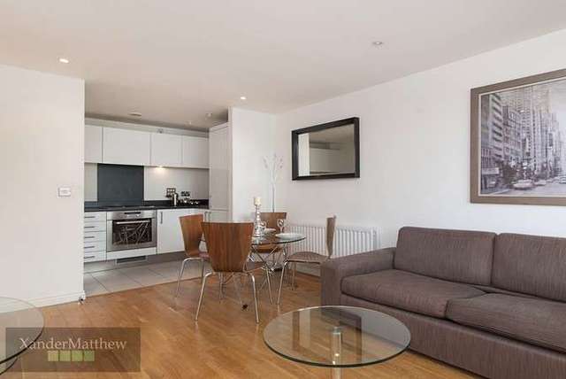 Image of 2 bedroom Flat to rent in Battersea Park Road London SW8 at Nine Elms/Vauxhall, SW8 4DA
