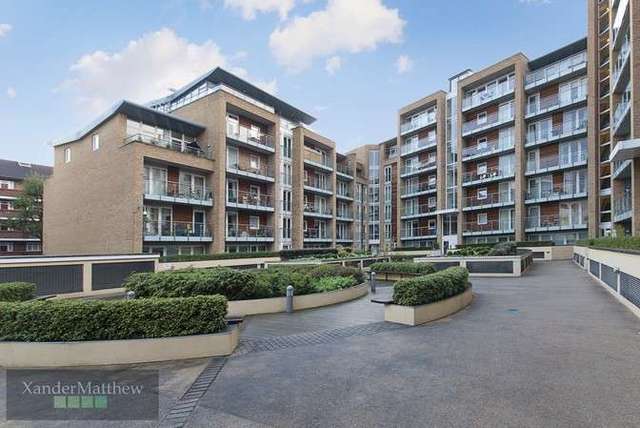  Image of 2 bedroom Flat to rent in Battersea Park Road London SW8 at Nine Elms/Vauxhall, SW8 4DA