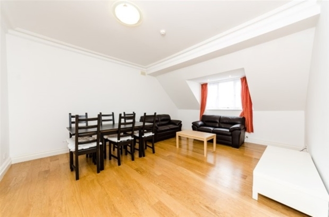  Image of 3 bedroom Flat to rent in Warwick Road London W5 at Warwick Road  Ealing, W5 5PZ