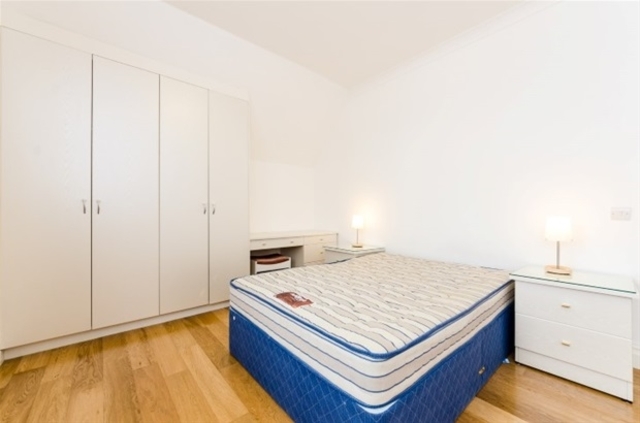  Image of 3 bedroom Flat to rent in Warwick Road London W5 at Warwick Road  Ealing, W5 5PZ