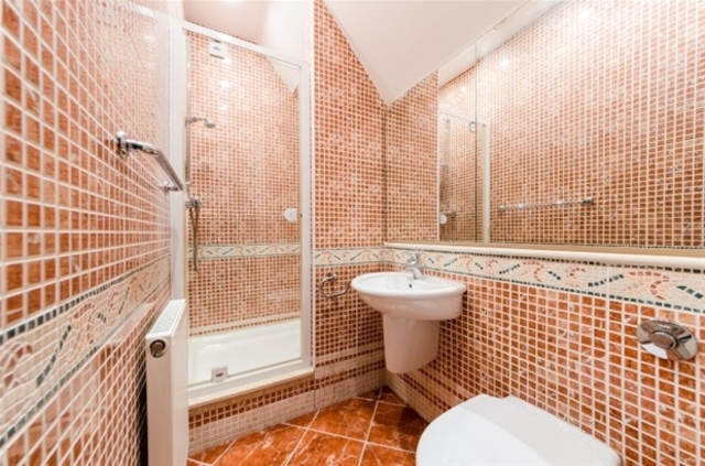  Image of 3 bedroom Flat to rent in Warwick Road London W5 at Warwick Road  Ealing, W5 5PZ