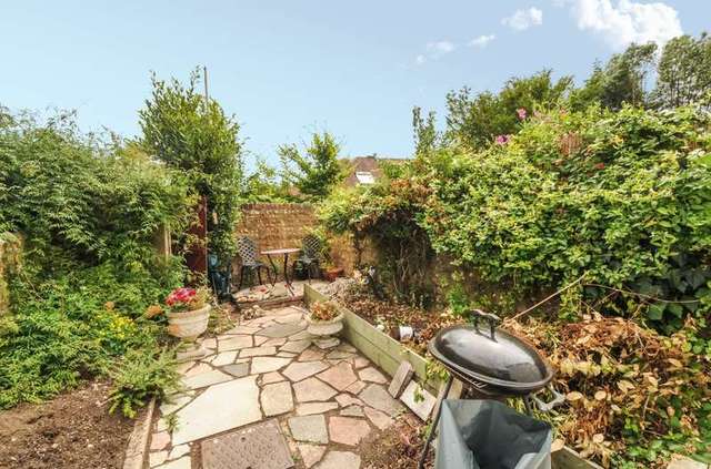  Image of 3 bedroom Detached house for sale in Washington Street Chichester PO19 at Chichester, PO19 3BN