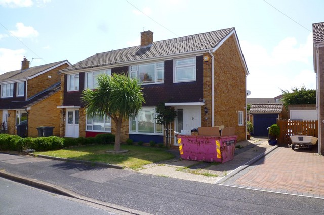  Image of 3 bedroom Semi-Detached house to rent in Waterloo Road Gosport PO12 at Gosport, PO12 2AL