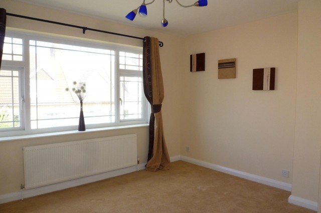  Image of 3 bedroom Semi-Detached house to rent in Waterloo Road Gosport PO12 at Gosport, PO12 2AL