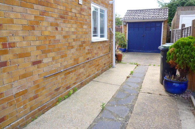  Image of 3 bedroom Semi-Detached house to rent in Waterloo Road Gosport PO12 at Gosport, PO12 2AL