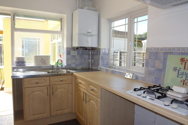 Image of 3 bedroom Semi-Detached house to rent in Waterloo Road Gosport PO12 at Gosport, PO12 2AL