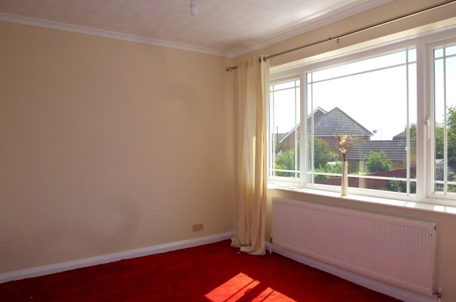  Image of 3 bedroom Semi-Detached house to rent in Waterloo Road Gosport PO12 at Gosport, PO12 2AL