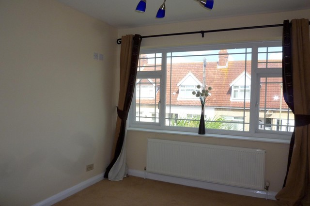  Image of 3 bedroom Semi-Detached house to rent in Waterloo Road Gosport PO12 at Gosport, PO12 2AL