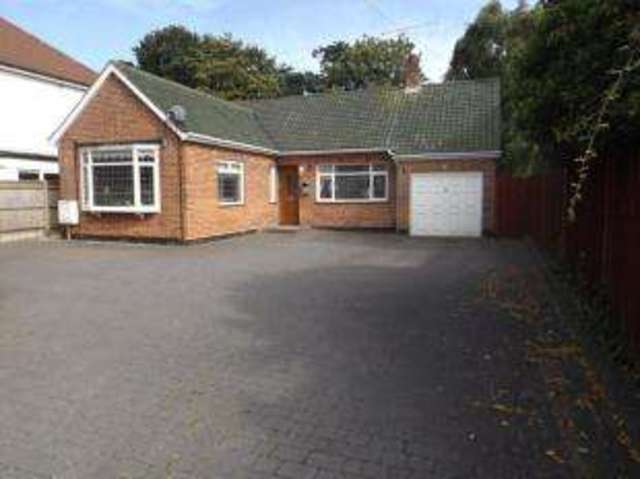  Image of Detached house for sale in Longwood Avenue Cowplain Waterlooville PO8 at Waterlooville Hampshire Cowplain, PO8 8JA