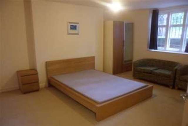  Image of 2 bedroom Flat to rent in Wellington Circus Nottingham NG1 at Nottingham, NG1 5AL