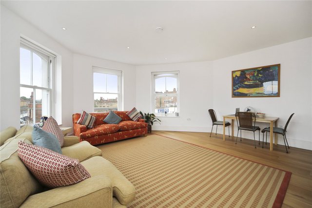  Image of 3 bedroom Flat to rent in Wells Road London W12 at Wells Road  London, W12 8DA