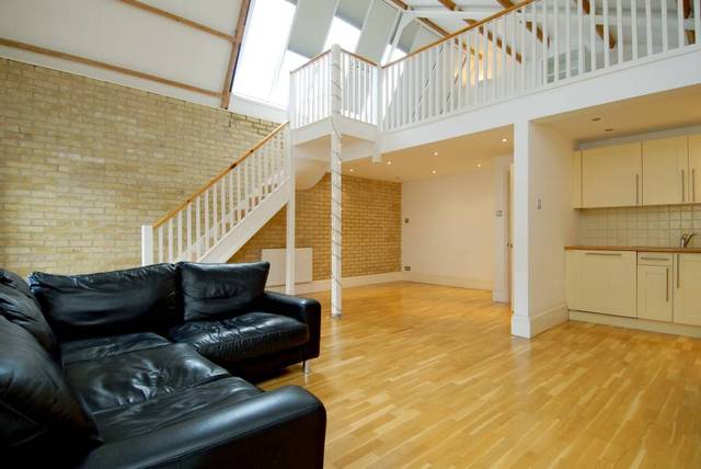  Image of 1 bedroom Ground Flat to rent in Welmar Mews London SW4 at Welmar Mews  London, SW4 7DD