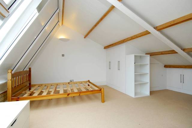  Image of 1 bedroom Ground Flat to rent in Welmar Mews London SW4 at Welmar Mews  London, SW4 7DD