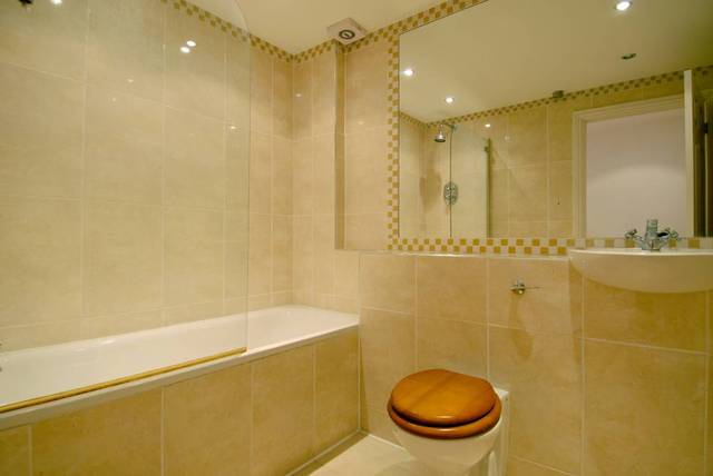  Image of 1 bedroom Ground Flat to rent in Welmar Mews London SW4 at Welmar Mews  London, SW4 7DD