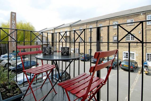  Image of 1 bedroom Ground Flat to rent in Welmar Mews London SW4 at Welmar Mews  London, SW4 7DD