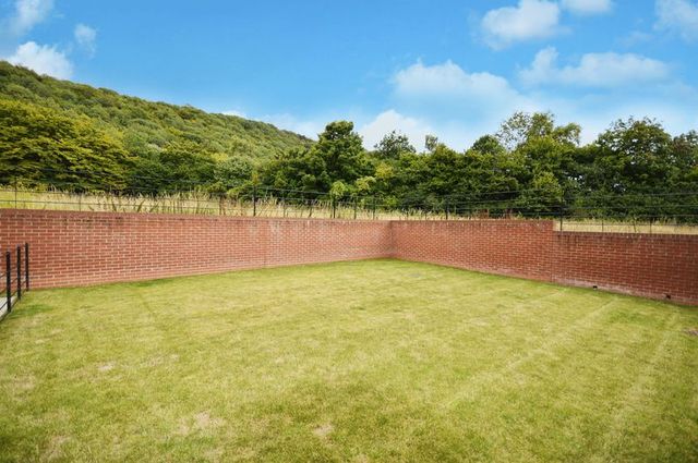  Image of 2 bedroom Flat for sale in Scarlett Avenue Halton Camp Aylesbury HP22 at Scarlett Avenue  Wendover, HP22 5FB