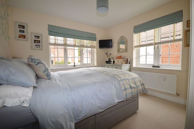  Image of 2 bedroom Flat for sale in Scarlett Avenue Halton Camp Aylesbury HP22 at Scarlett Avenue  Wendover, HP22 5FB