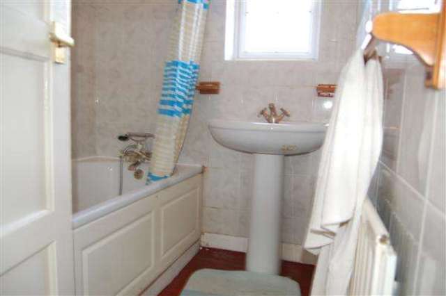  Image of 5 bedroom End of Terrace to rent in West Barnes Lane New Malden KT3 at New Malden, KT3 6JF