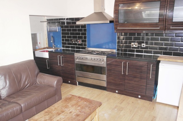  Image of 2 bedroom Terraced house to rent in West Terrace Street Stanningley Pudsey LS28 at Stanningley, LS28 6EQ
