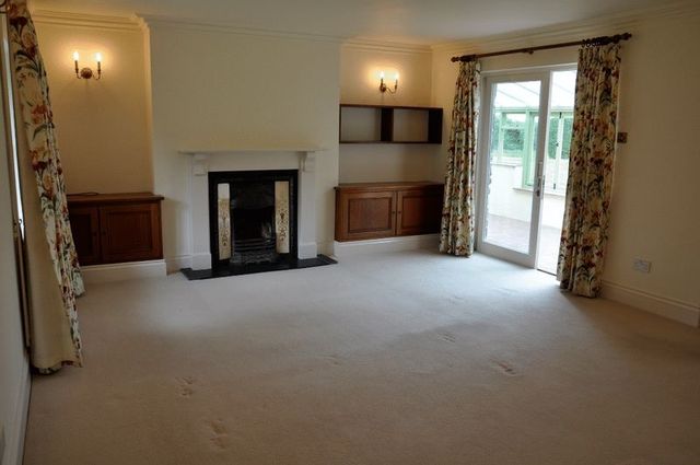  Image of 4 bedroom Cottage to rent in West Town Backwell Bristol BS48 at Chelvey Road West Town Backwell, BS48 3BD