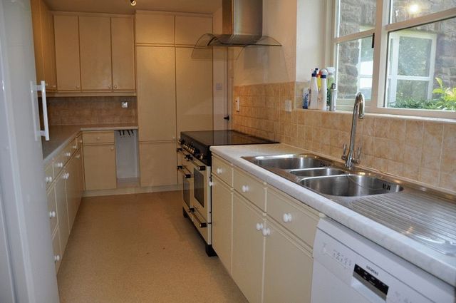  Image of 4 bedroom Cottage to rent in West Town Backwell Bristol BS48 at Chelvey Road West Town Backwell, BS48 3BD