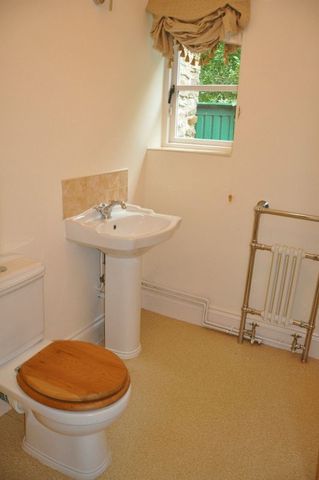  Image of 4 bedroom Cottage to rent in West Town Backwell Bristol BS48 at Chelvey Road West Town Backwell, BS48 3BD