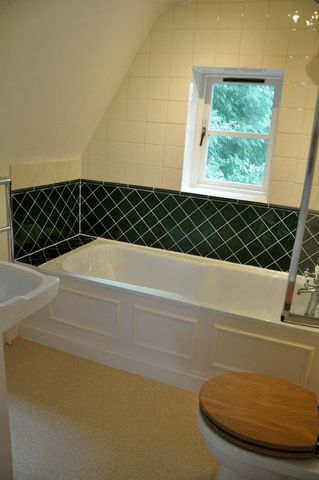  Image of 4 bedroom Cottage to rent in West Town Backwell Bristol BS48 at Chelvey Road West Town Backwell, BS48 3BD
