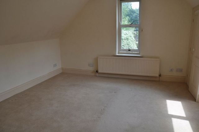  Image of 4 bedroom Cottage to rent in West Town Backwell Bristol BS48 at Chelvey Road West Town Backwell, BS48 3BD