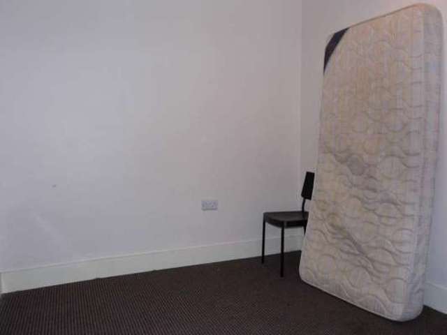  Image of 4 bedroom Terraced house to rent in Westbury Road London E7 at Westbury Road  London, E7 8BU