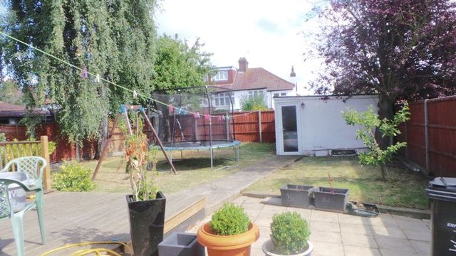  Image of 2 bedroom Property for sale in Westerham Avenue London N9 at Westerham Avenue  Edmonton, N9 9BT