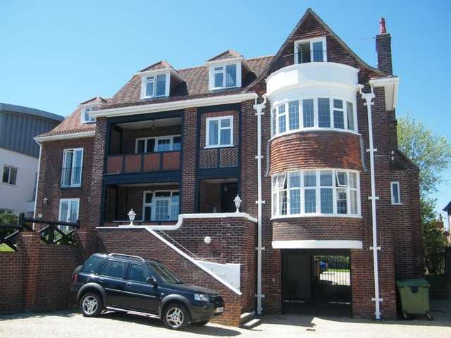  Image of 2 bedroom Flat for sale in Greenhill Weymouth DT4 at 33 Greenhill  Weymouth, DT4 7SN