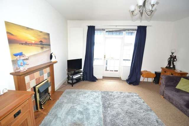  Image of 2 bedroom Flat for sale in Greenhill Weymouth DT4 at 33 Greenhill  Weymouth, DT4 7SN