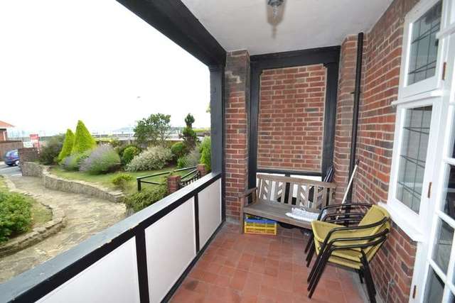 Image of 2 bedroom Flat for sale in Greenhill Weymouth DT4 at 33 Greenhill  Weymouth, DT4 7SN