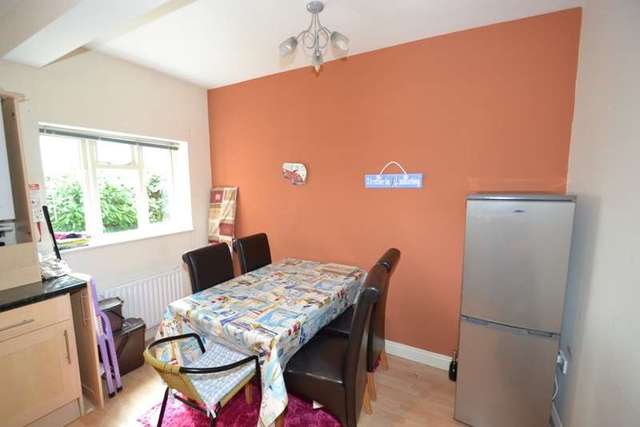  Image of 2 bedroom Flat for sale in Greenhill Weymouth DT4 at 33 Greenhill  Weymouth, DT4 7SN