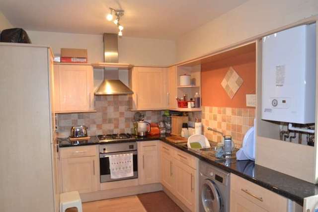  Image of 2 bedroom Flat for sale in Greenhill Weymouth DT4 at 33 Greenhill  Weymouth, DT4 7SN