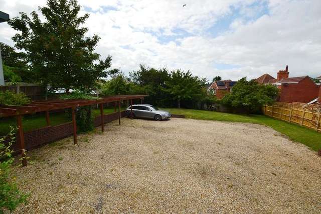  Image of 2 bedroom Flat for sale in Greenhill Weymouth DT4 at 33 Greenhill  Weymouth, DT4 7SN