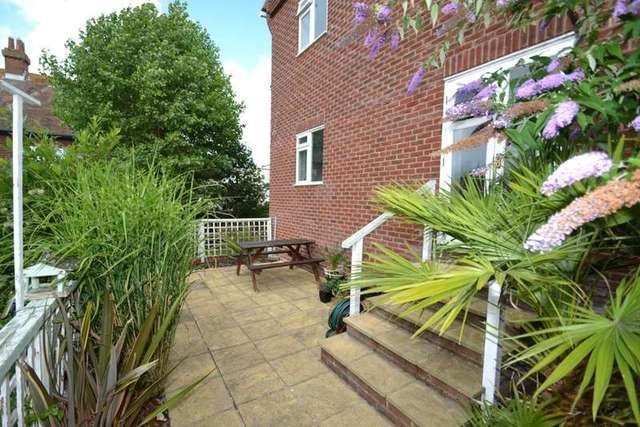  Image of 2 bedroom Flat for sale in Greenhill Weymouth DT4 at 33 Greenhill  Weymouth, DT4 7SN