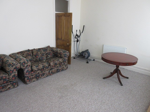  Image of 2 bedroom Flat to rent in Whitchurch Road Heath Cardiff CF14 at Cardiff, CF14 3JR