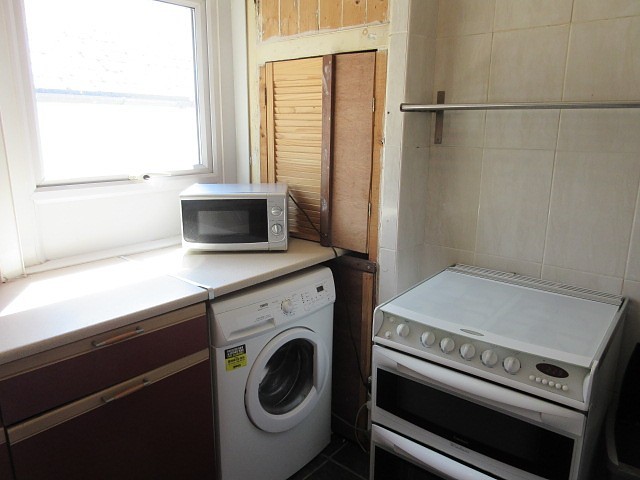  Image of 2 bedroom Flat to rent in Whitchurch Road Heath Cardiff CF14 at Cardiff, CF14 3JR