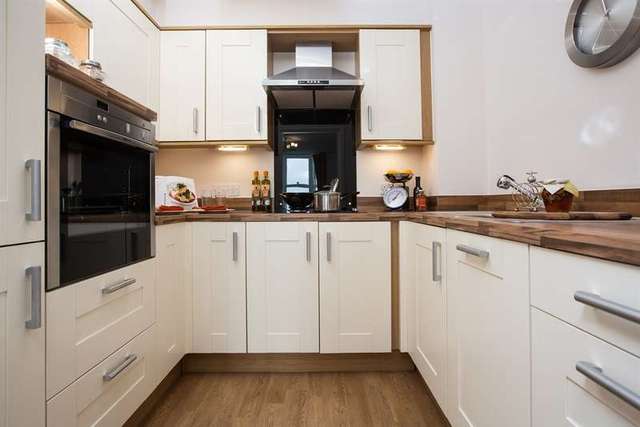  Image of 2 bedroom Apartment for sale in White Lion Street Tenby SA70 at Tenby  Tenby, SA70 7ET