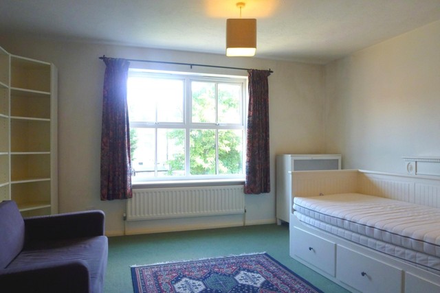  Image of 3 bedroom Detached house to rent in Whitstable Place Croydon CR0 at Croydon, CR0 1SA
