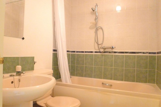  Image of 3 bedroom Detached house to rent in Whitstable Place Croydon CR0 at Croydon, CR0 1SA