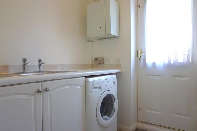  Image of 3 bedroom Detached house to rent in Whitstable Place Croydon CR0 at Croydon, CR0 1SA