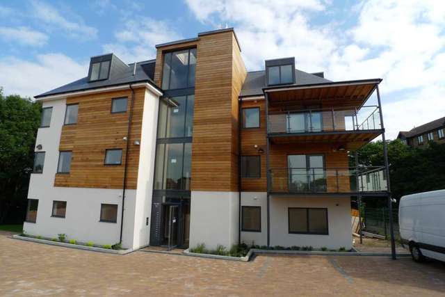  Image of 2 bedroom Flat to rent in Wickham Street Welling DA16 at Wickham Street  Welling, DA16 3DA
