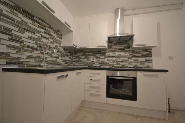  Image of 2 bedroom Flat to rent in Upper Glen Road St. Leonards-on-Sea TN37 at St Leonards On Sea, TN37 7BY