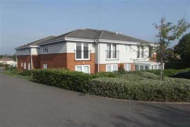  Image of 2 bedroom Flat to rent in Oakdale Road Poole BH15 at Poole, BH15 3LT